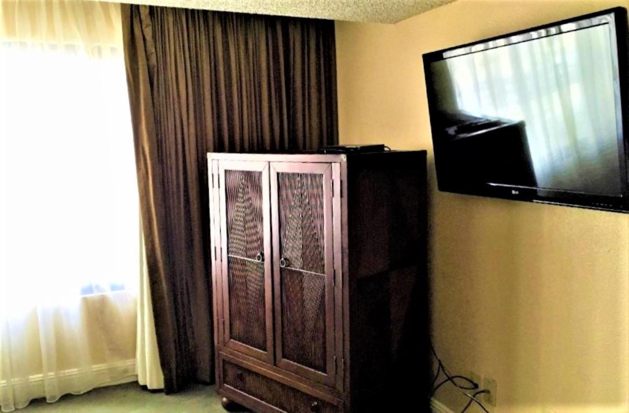 Jockey Resort Suites Center Strip Las Vegas Exterior photo